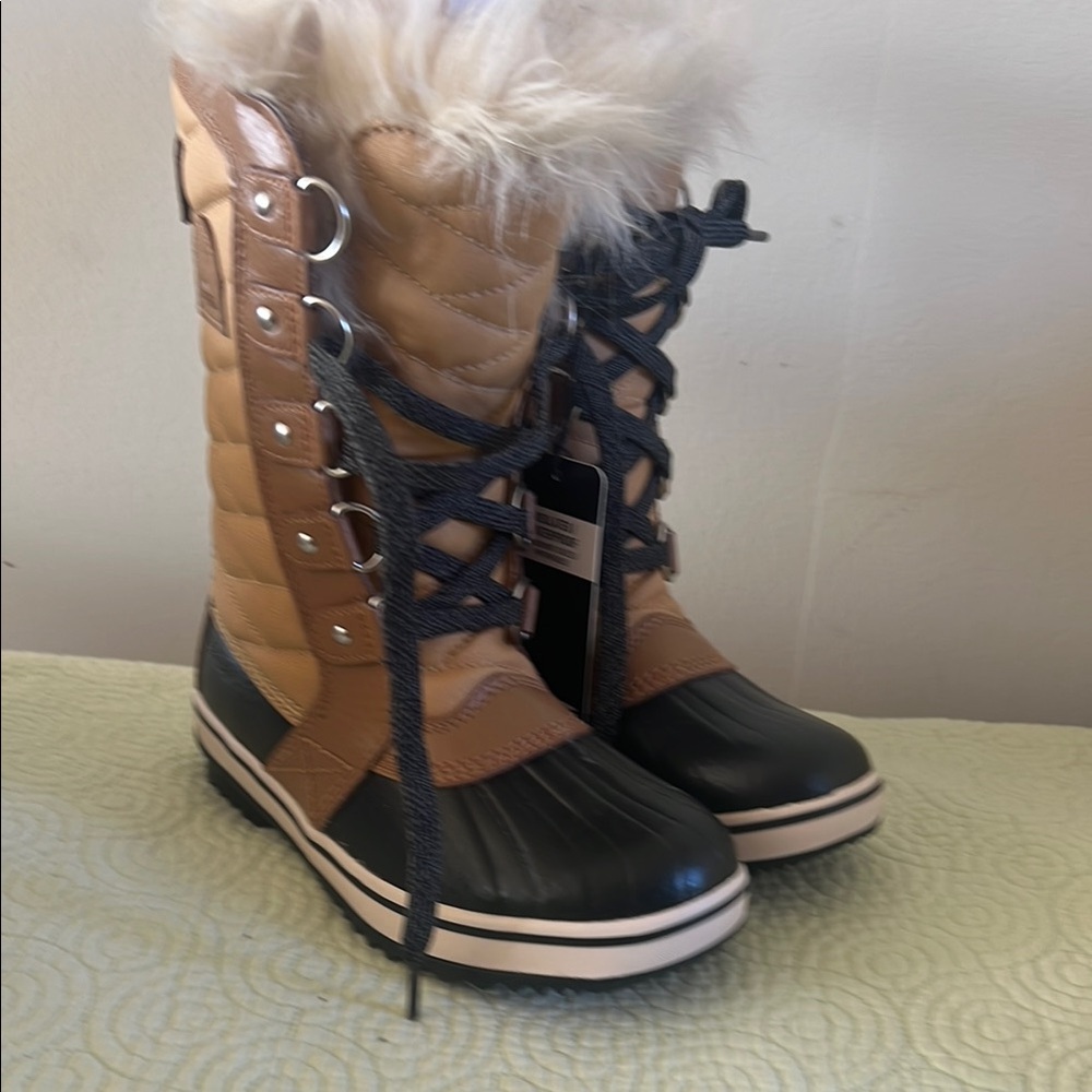 Children's Sorel Tan and Black Lace-Up Boots with Fur Lining